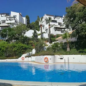 Encantador Y Amplio Estudio A 15 Min De Marbella Apartamento